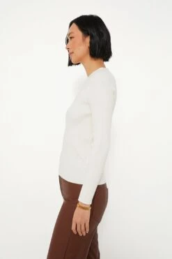 Winter White Alden Ribbed Crewneck -ULLAA Clothing Shop Rdq3tYdJLzJ9hrGHzHQo3trX0e4EiPhK 1