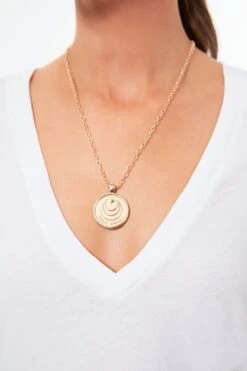 True White V Neck Tee 12 True White V Neck Tee -ULLAA Clothing Shop XafsC7kxiA840cC3v6VlOgPOLv5eSIGd 1