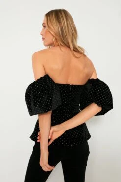 Black And Crystal Alma Velvet Top -ULLAA Clothing Shop dVsN5qDvwXp7WLSOCRKOVsFx53gPhIlJ 1