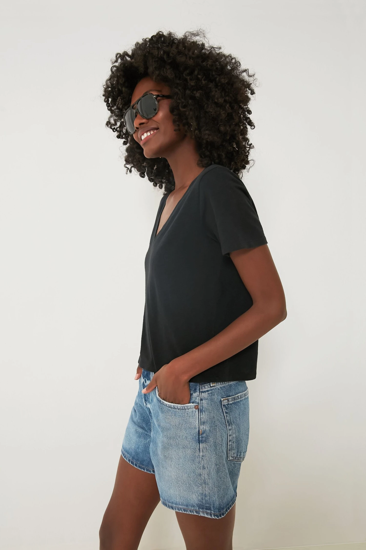 Black Jaelyn Tee 5 Black Jaelyn Tee - Image 3