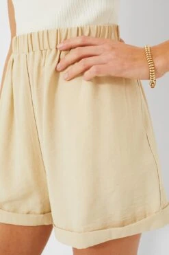 Khaki Nolan Shorts -ULLAA Clothing Shop zPxUkZ21eOENzRrTMn9FhTAL9BGH2XTx 1